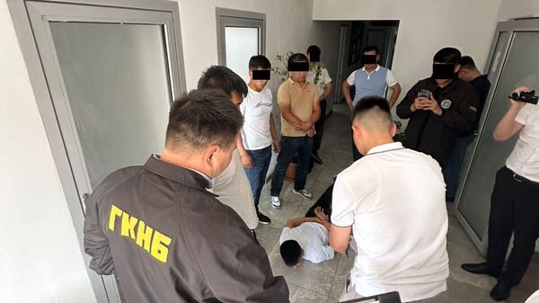 Задержание журналистов подозреваемых в вымогательстве - Sputnik Кыргызстан