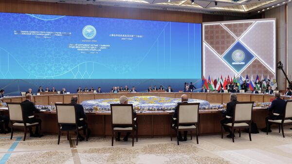 Заседание Совета глав государств-членов ШОС в Астане - Sputnik Кыргызстан