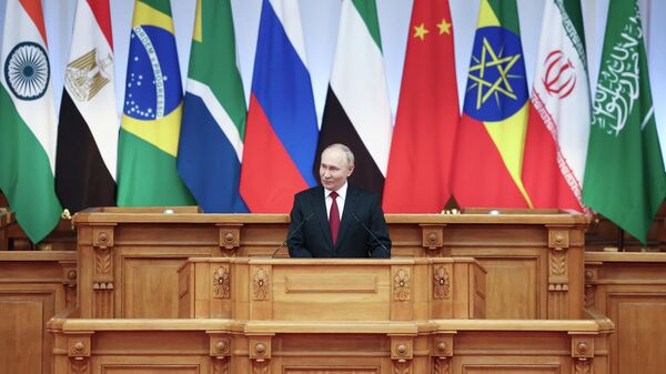 Президент Владимир Путин принял участие в работе Х Парламентского форума БРИКС - Sputnik Кыргызстан
