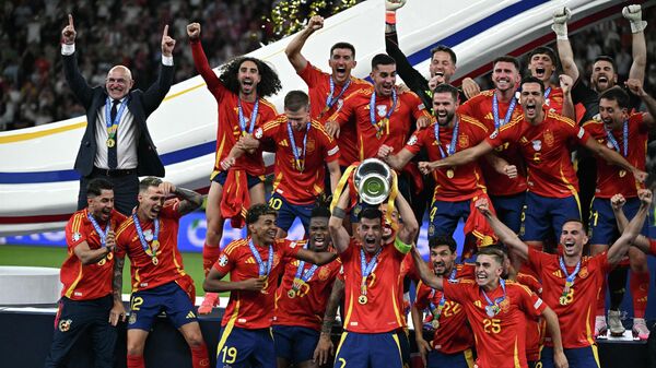 Сборная Испании стала чемпионом Европы по футболу в четвертый раз - Sputnik Кыргызстан