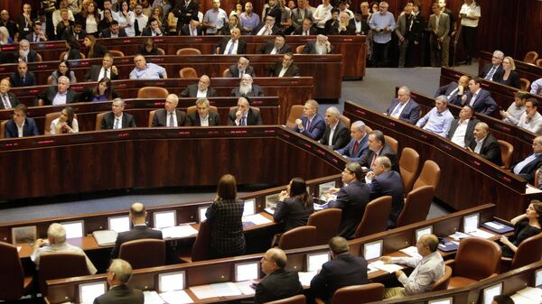 Министры и парламентарии Израиля перед голосованием в Кнессете. Архивное фото - Sputnik Кыргызстан