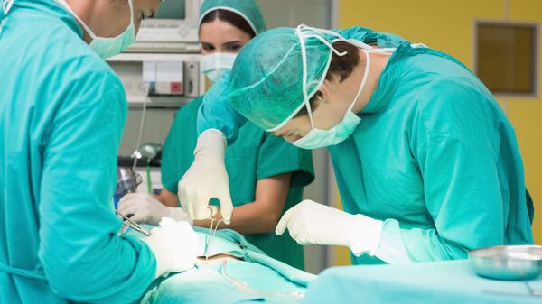 Хирурги в операционной больницы. Иллюстративное фото - Sputnik Кыргызстан