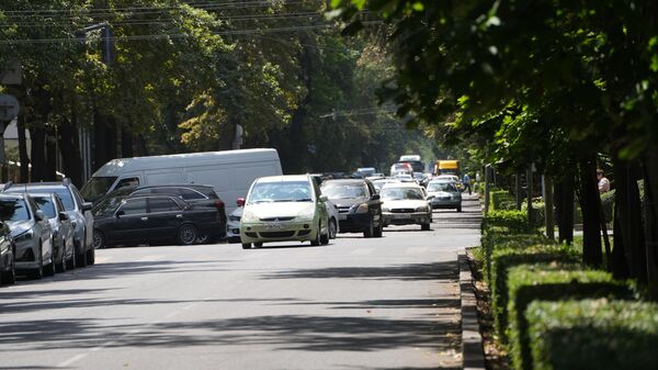 Автомобили в Бишкеке. Архивное фото - Sputnik Кыргызстан