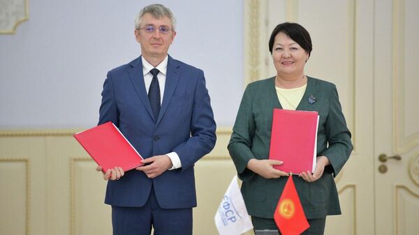 Подписание соглашения между КР и Евразийским фондом стабилизации и развития (ЕСФР) о строительстве общеобразовательных организаций - Sputnik Кыргызстан