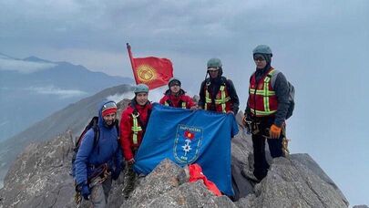 Восхождение на пик Комсомолец — Пионер горноспасательной команды при МЧС