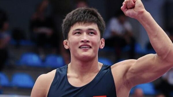 Кыргызстанец Асан Жанышов завоевал золото на Чемпионате мира по борьбе - Sputnik Кыргызстан