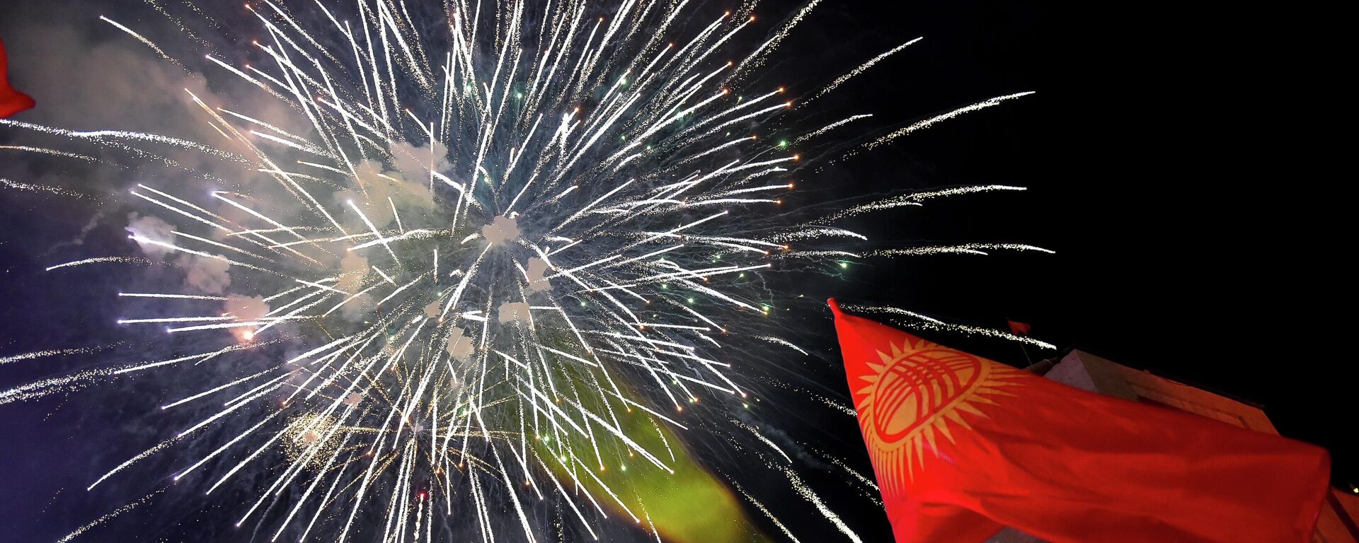 Бишкектеги салют. Архив - Sputnik Кыргызстан, 1920, 11.12.2025