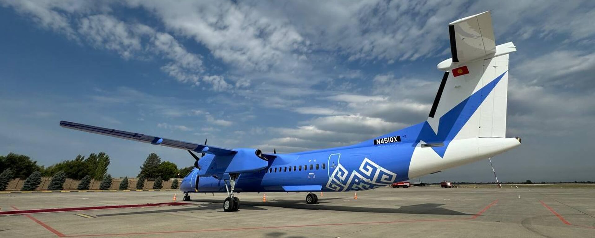 Прибытие первого самолета Bombardier Dash 8 Q400, приобретенный для государственной авиакомпании Asman Airlines - Sputnik Кыргызстан, 1920, 06.09.2024