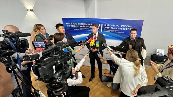 Россия-Кыргыз өнүктүрүү фондунун башкаруучулугунун төрагасы Артем Новиков VI Кыргыз-Россия экономикалык ири иш-чарада - Sputnik Кыргызстан