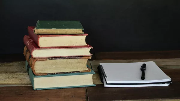 Китептер. Иллюстративдик сүрөт - Sputnik Кыргызстан