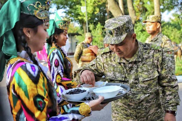 Өзбекстанда кыргыз-өзбек компьютердик командалык-штабдык машыгуулары башталды - Sputnik Кыргызстан