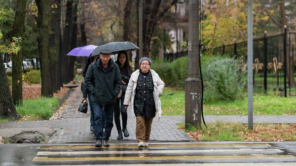 Дождь в Бишкеке - Sputnik Кыргызстан