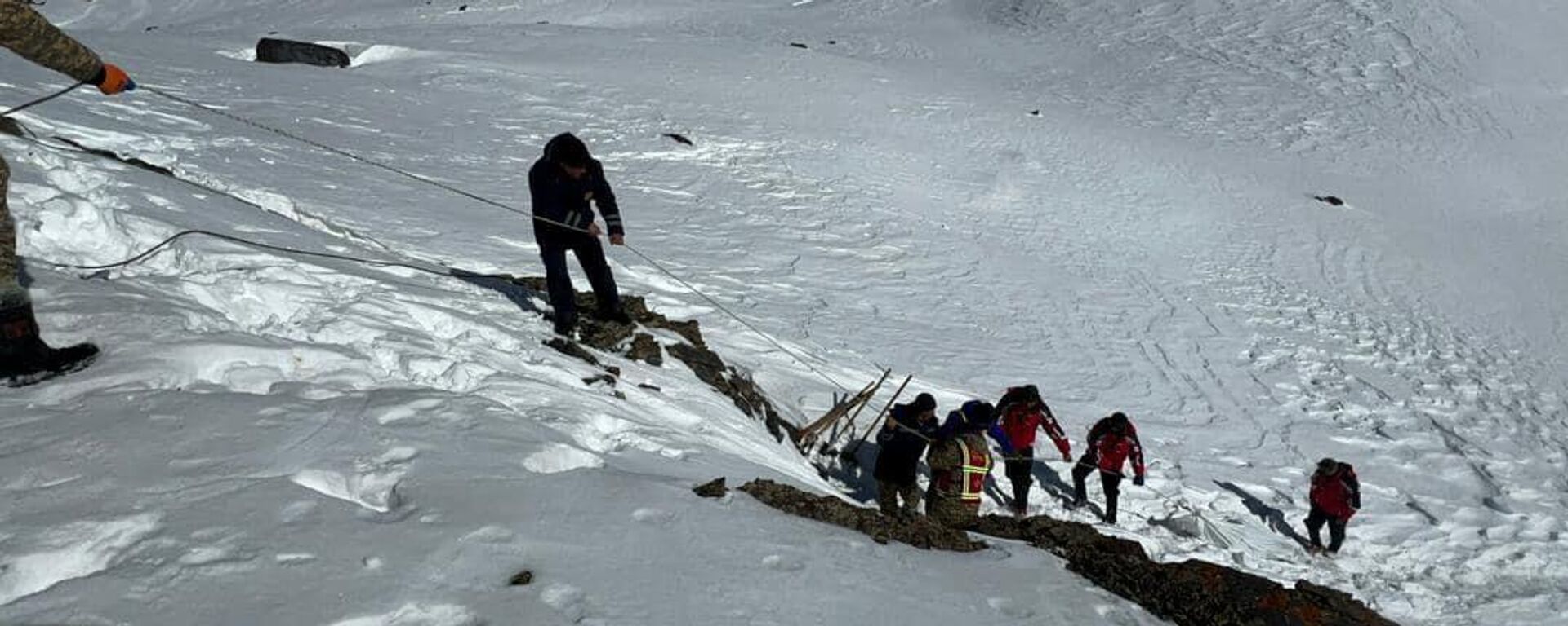 Көчкү алдында калган кишини издөө. Архив - Sputnik Кыргызстан, 1920, 03.02.2026