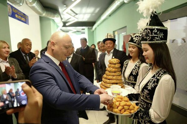 В Ошском государственном педагогическом университете открылся Центр дополнительного образования - Sputnik Кыргызстан