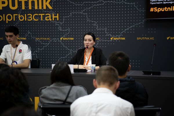 Sputnik Кыргызстан агенттигинин кабарчысы Кызжибек Раимова заманбап журналист санариптик каражаттарды колдонууну билиши керектигин түшүндүрдү - Sputnik Кыргызстан