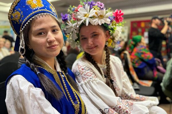 Участники экопрезентации в рамках международного фестиваля &quot;Мурас. Наследие&quot;. 25 ноября 2024 года - Sputnik Кыргызстан