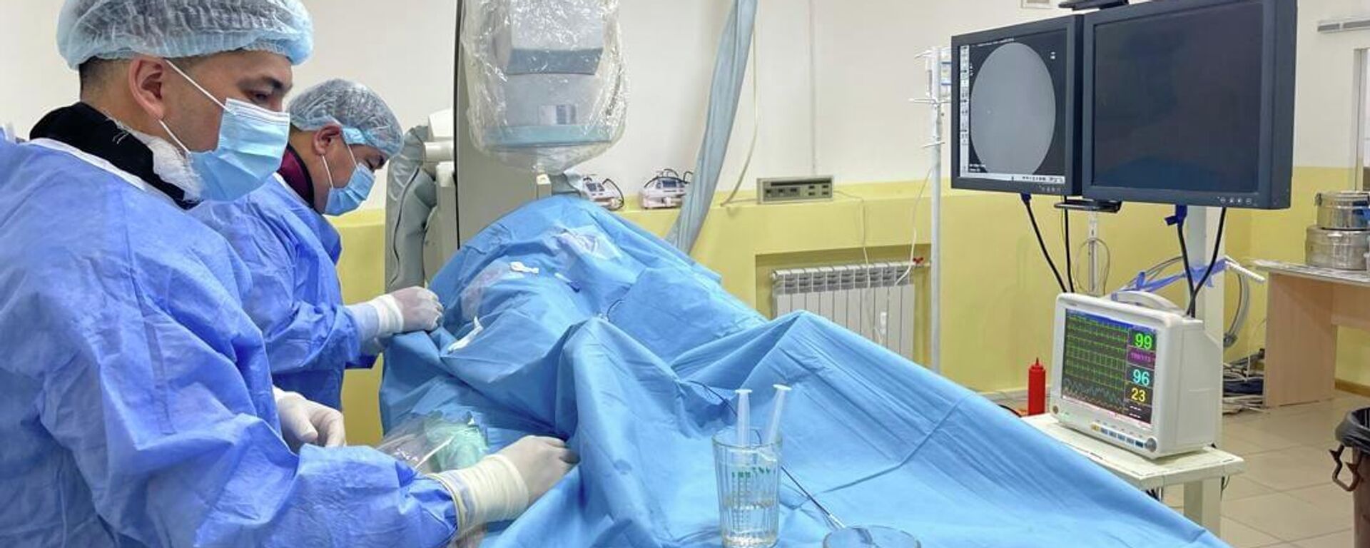 Проведение первой операции на сердце в Баткене - Sputnik Кыргызстан, 1920, 17.04.2026