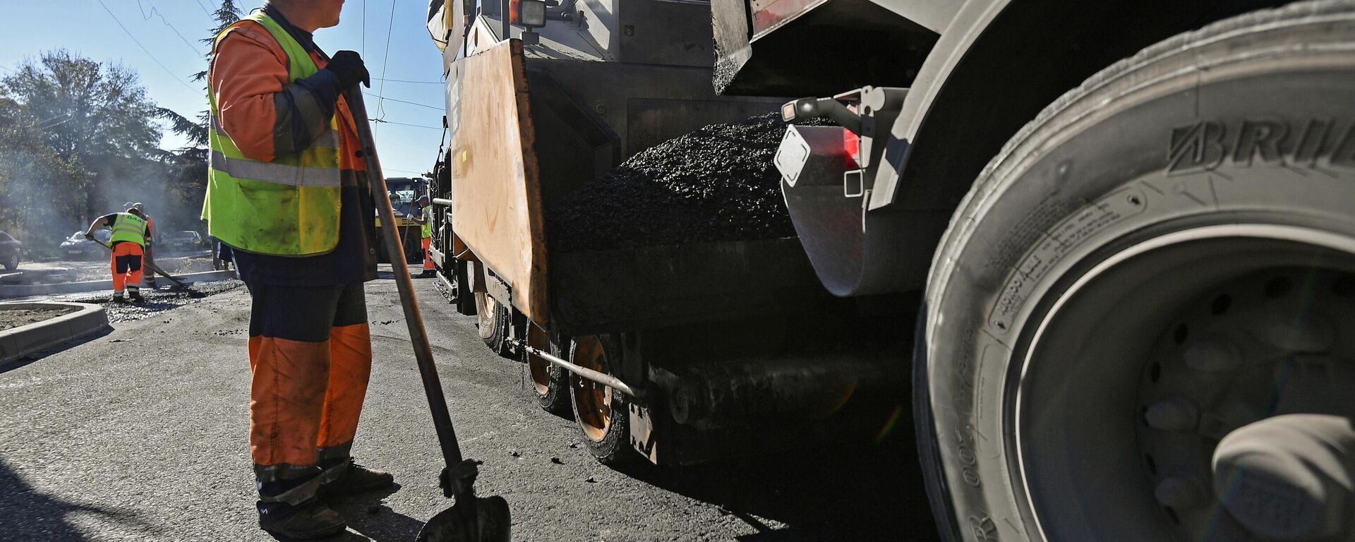 Ремонт дорог  - Sputnik Кыргызстан, 1920, 19.10.2025