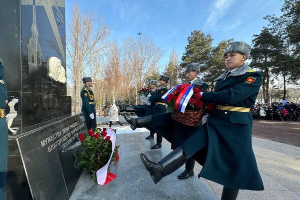 Митинг-реквием, посвященный 82-летию прорыва блокады Ленинграда, состоялся сегодня в Бишкеке - Sputnik Кыргызстан