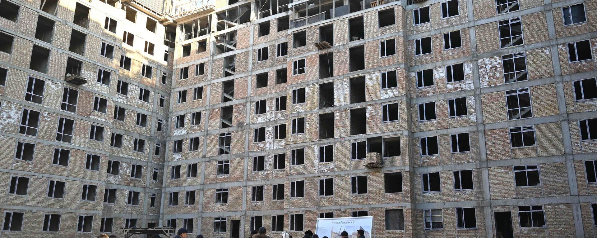 Строительство дома в Кыргызстане. Фото иллюстративное - Sputnik Кыргызстан, 1920, 05.02.2026