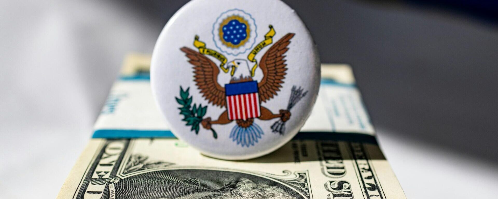 Финансовая помощь США другим странам - Sputnik Кыргызстан, 1920, 26.10.2025
