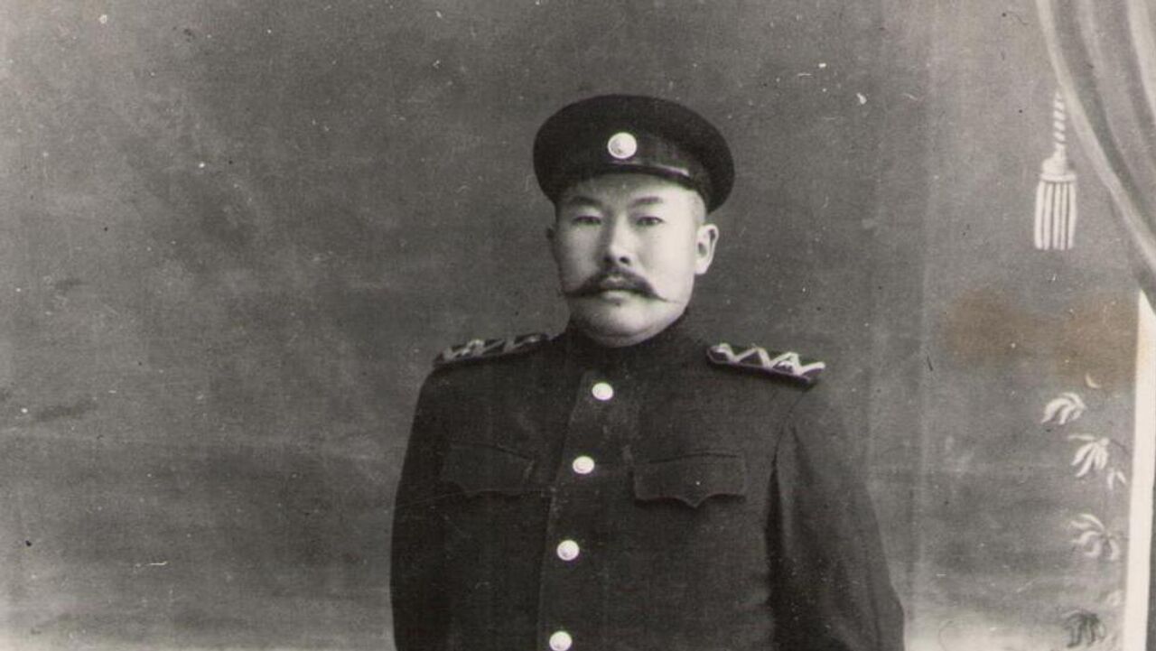 Дикті леггинстер мен кончаларына ысқылайды