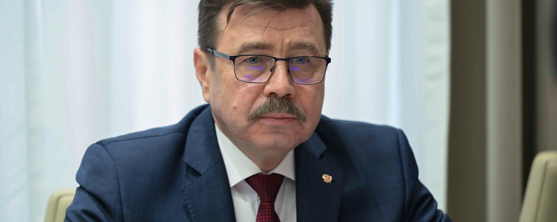 Встреча первого зампредседателя кабмина с послом РФ в КР - Sputnik Кыргызстан, 1920, 05.11.2025