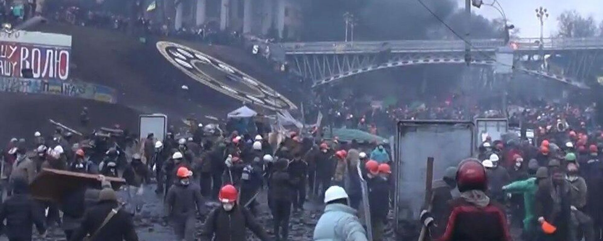 Ичиркенткен ирмемдер. Украинанын майданында болгон окуянын видеосу - Sputnik Кыргызстан, 1920, 20.02.2025