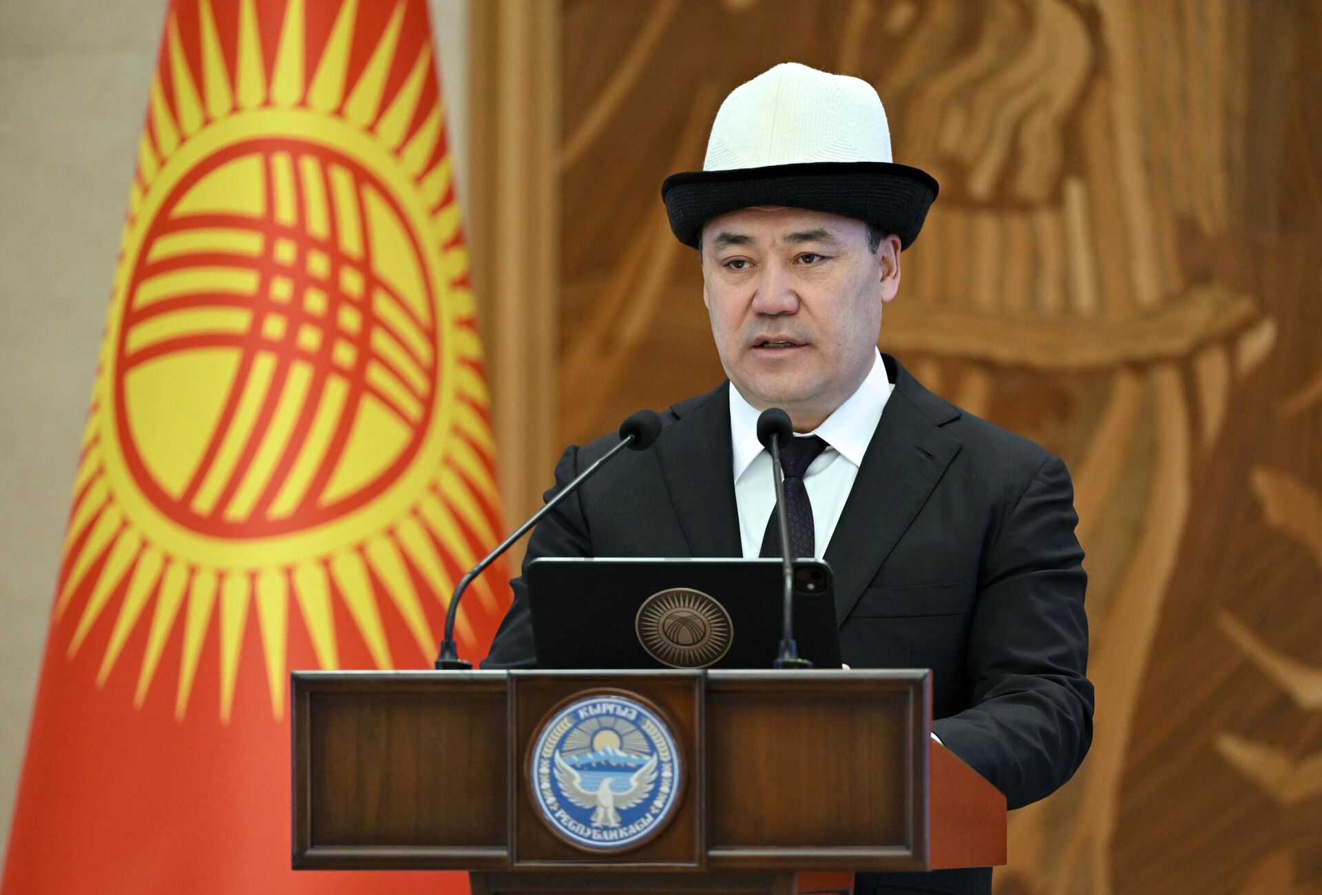 Президент Садыр Жапаров - Sputnik Кыргызстан, 1920, 17.09.2025