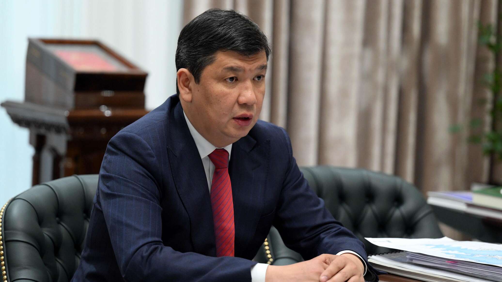 Отключение света в ресторанах после 22:00 — мэр Бишкека ответил на острые вопросы