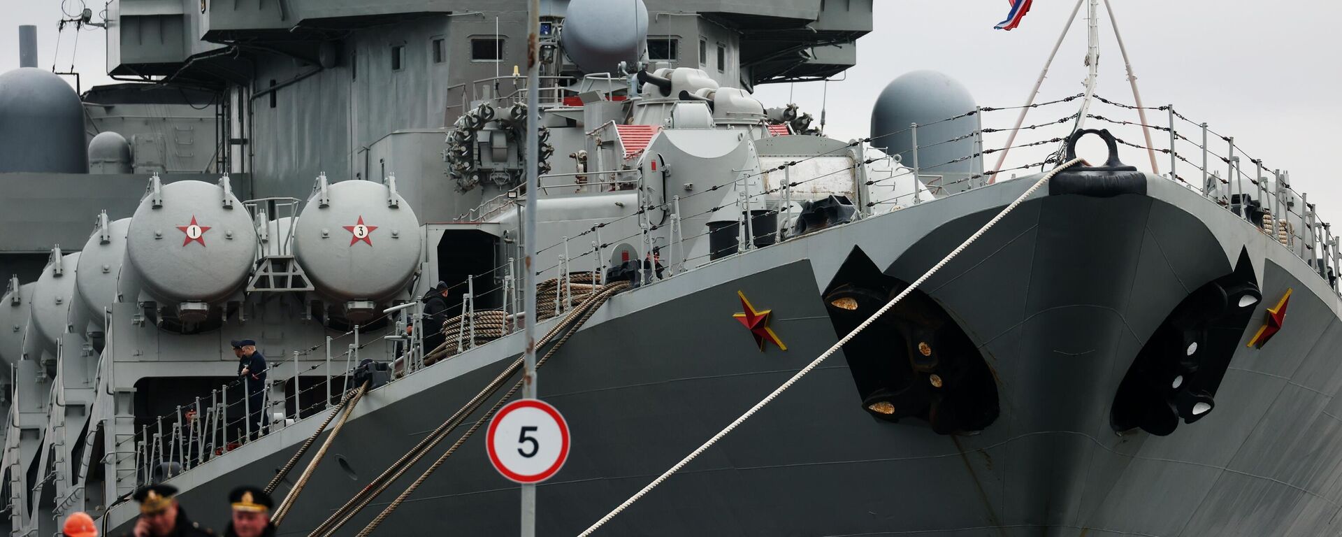 Маршал Устинов ракеталык крейсери Североморск портундагы причалда. Архив - Sputnik Кыргызстан, 1920, 28.03.2025