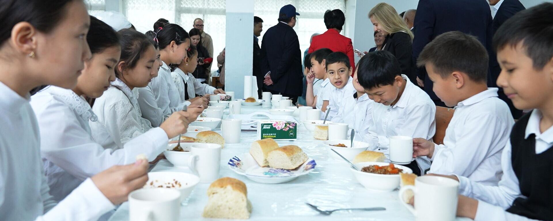 Россиянын элчиси Вакунов Чүй облусуна барды. Видео - Sputnik Кыргызстан, 1920, 18.04.2025