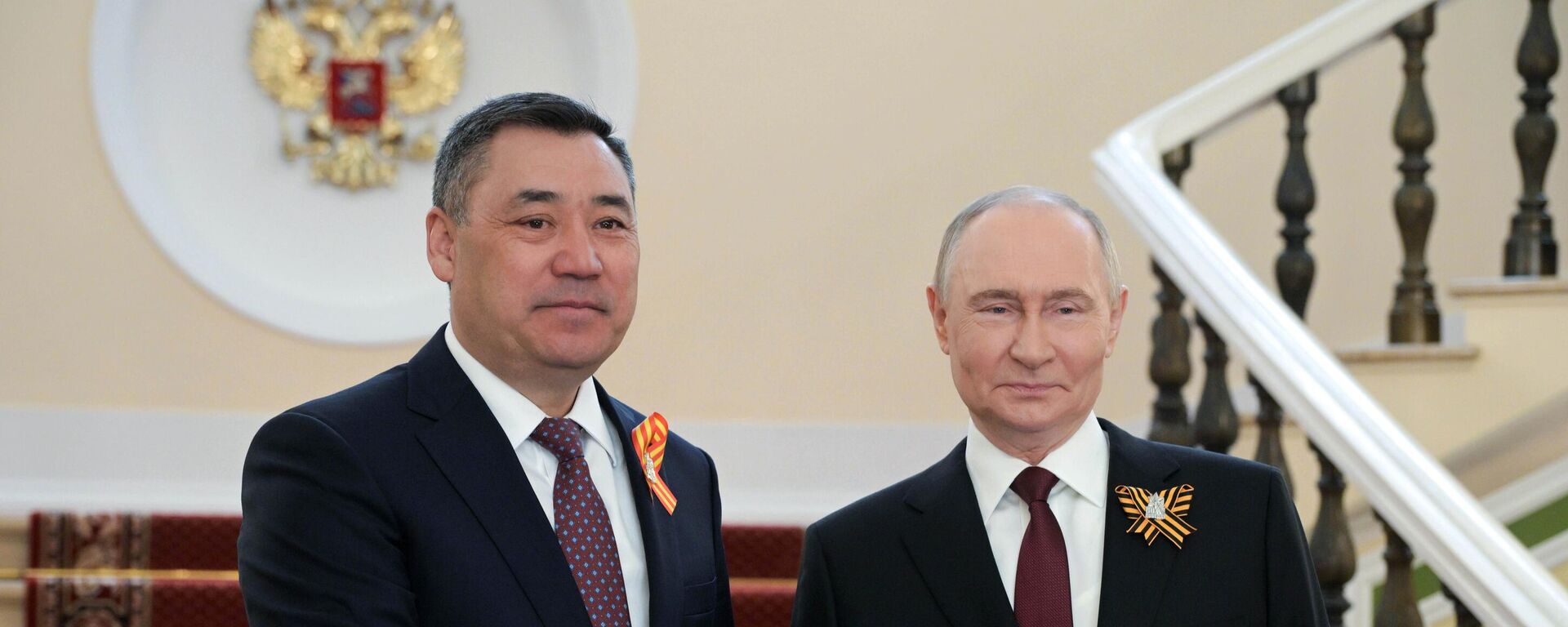 Россия лидери Владимир Путин жана Кыргызстандын президенти Садыр Жапаров - Sputnik Кыргызстан, 1920, 08.05.2026