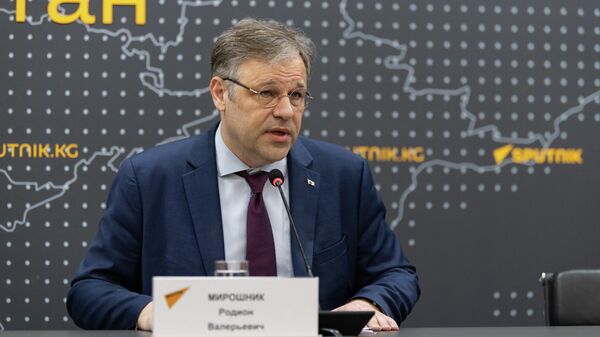 Посол по особым поручениям МИД РФ по преступлениям киевского режима Родион Мирошник - Sputnik Кыргызстан