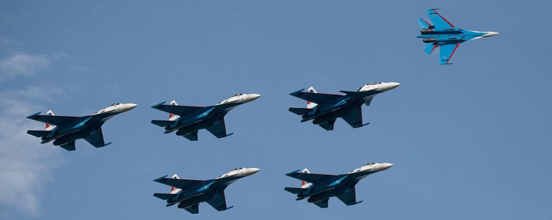 Авиационная группа высшего пилотажа Русские Витязи на авиакосмической выставке LIMA в Малайзии - Sputnik Кыргызстан, 1920, 22.05.2025