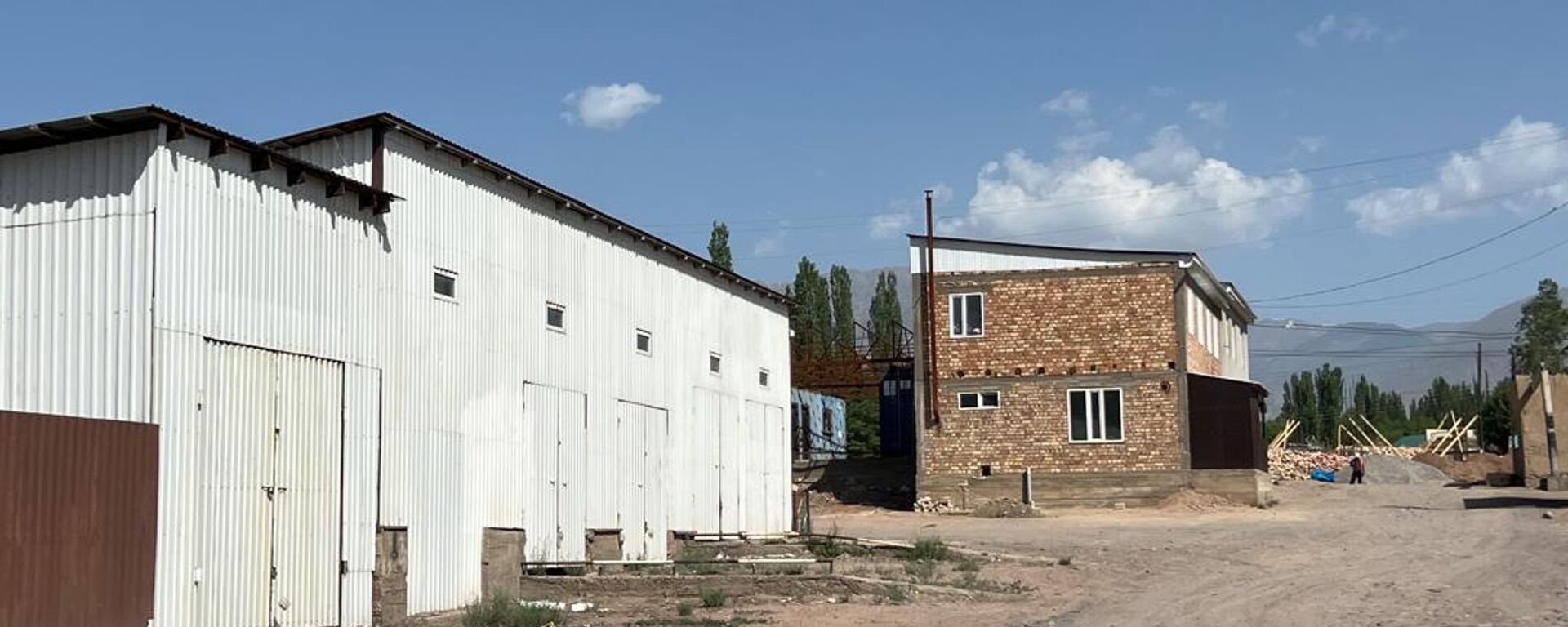 Жумгалда мамлекетке кайтарылган жерге ипотекалык үй куруу каралууда - Sputnik Кыргызстан, 1920, 26.05.2025