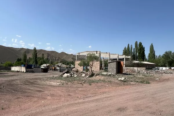 Жергиликтүү жетекчилер аны 2000-жылдардын башында мыйзамсыз менчиктештиргени анык болгон - Sputnik Кыргызстан