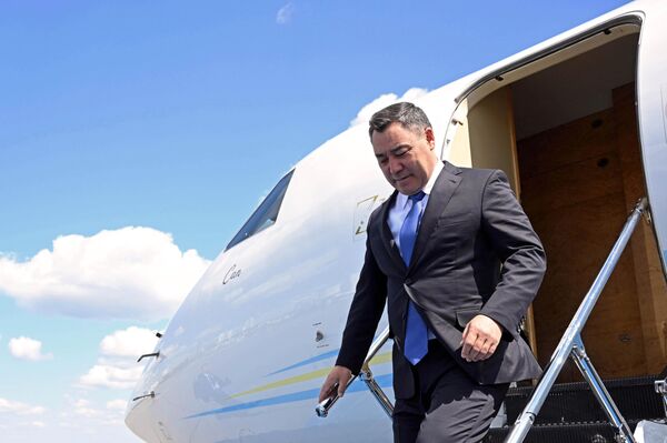 Президент Садыр Жапаров Борбор Азия — Италия самитине катышуу үчүн Казакстанга барганын маалымат кызматы кабарлады - Sputnik Кыргызстан