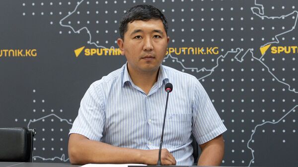 Замдиректора Департамента индивидуального жилстроительства и градостроительства Бишкека Чынгыз Кемелбеков - Sputnik Кыргызстан