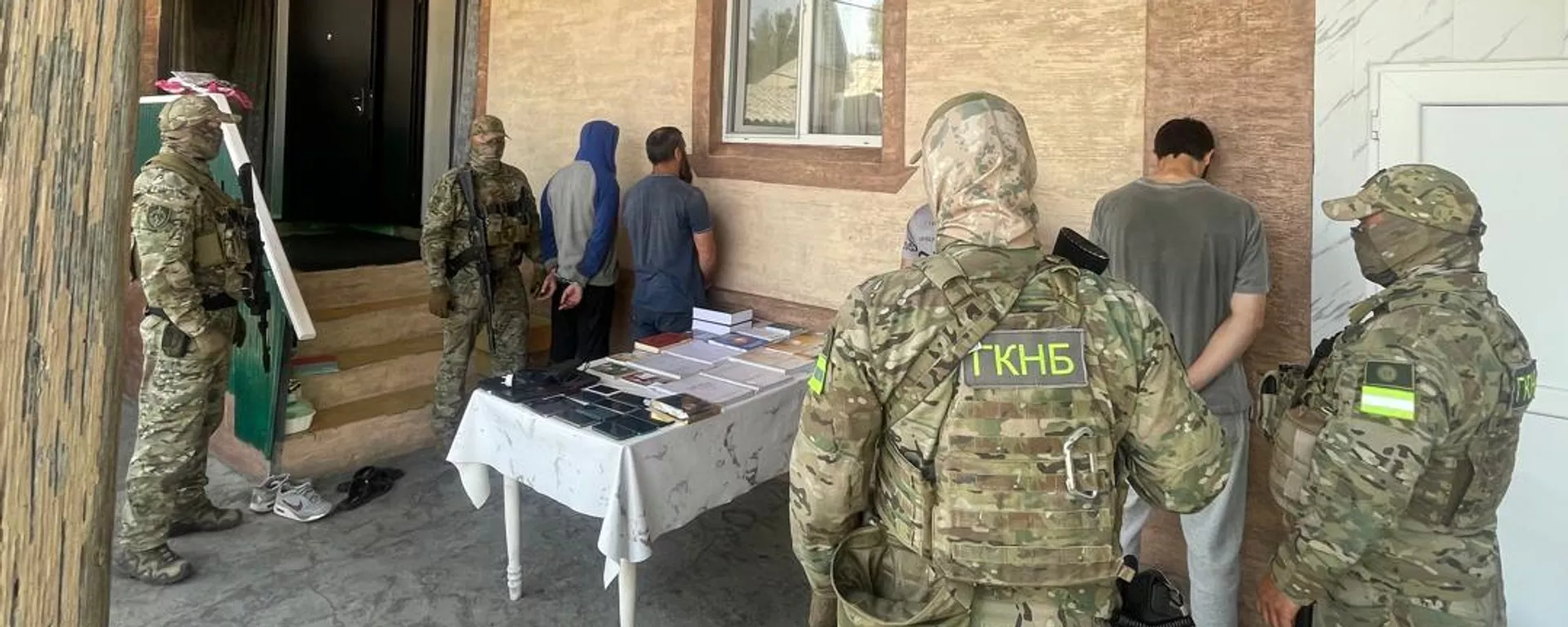 Задержание членов радикальную ячейки в Бишкеке - Sputnik Кыргызстан, 1920, 16.02.2026