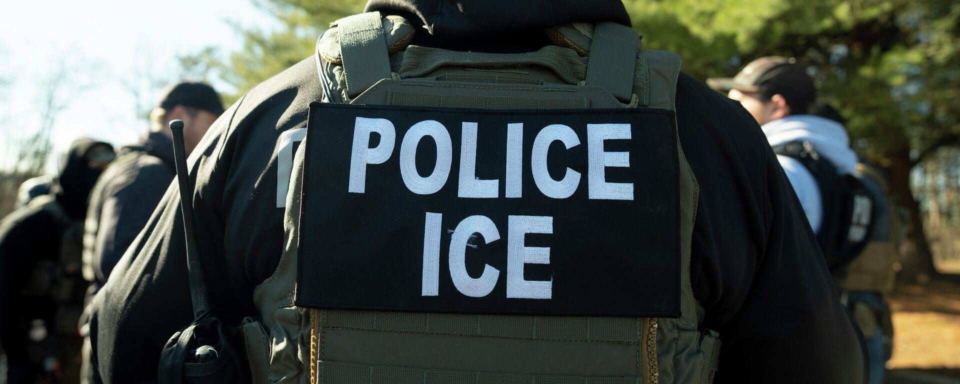 Служба иммиграционного и таможенного контроля США - Sputnik Кыргызстан, 1920, 16.06.2025