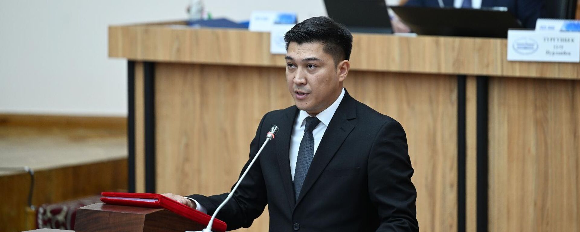 Илим, жогорку билим берүү министри Бактияр Орозов иштен алынды - Sputnik Кыргызстан, 1920, 15.12.2025