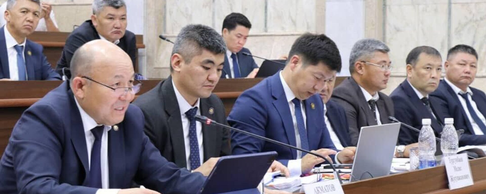 Ежегодный отчет Счетной палаты в Жогорку Кенеше - Sputnik Кыргызстан, 1920, 18.06.2025