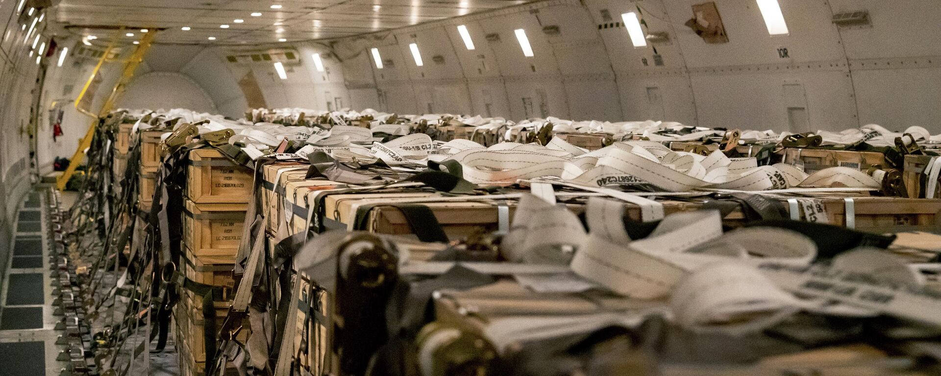 Украинага жөнөтүлгөн курал-жарак. Архив - Sputnik Кыргызстан, 1920, 18.03.2026