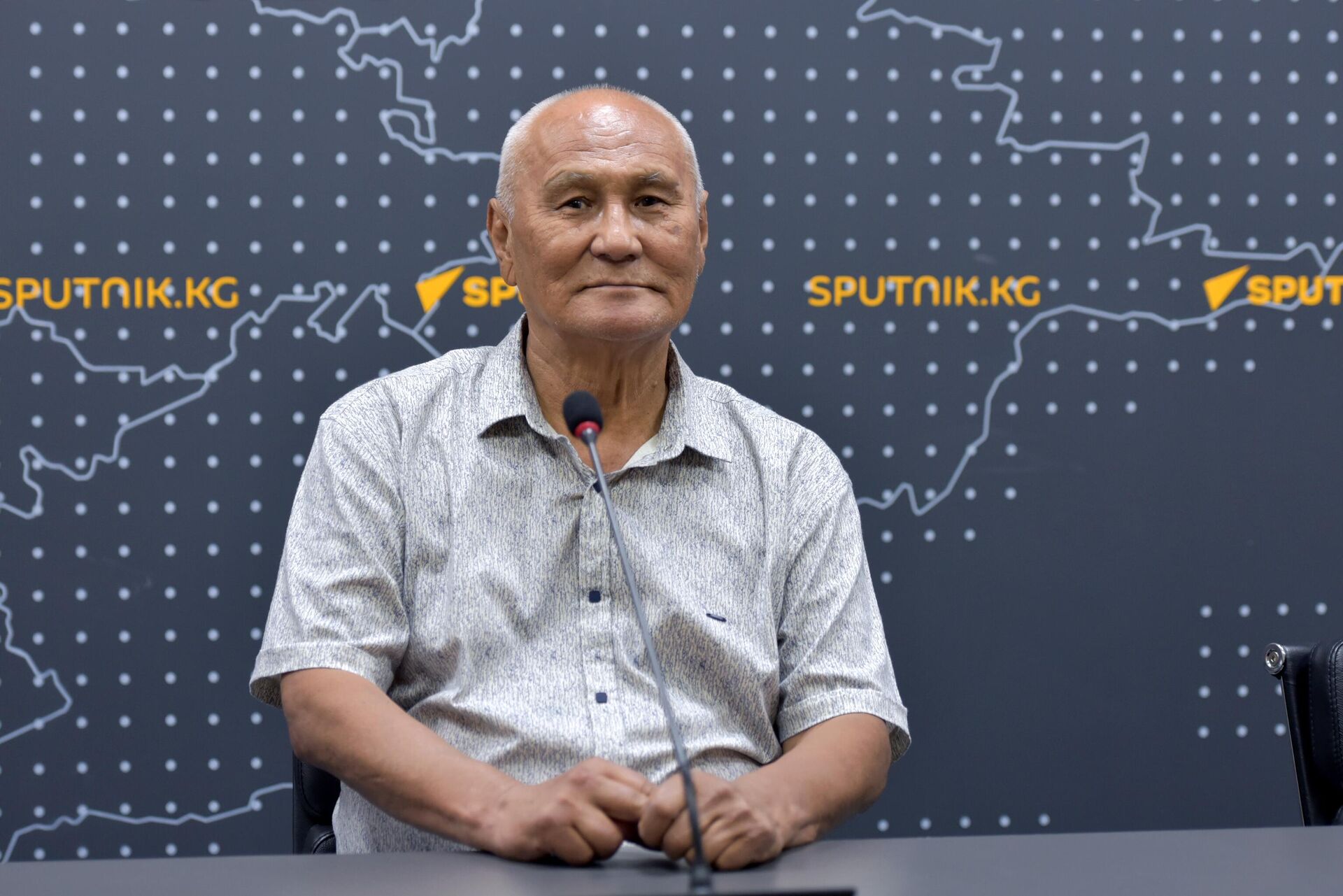 Научный сотрудник Института геологии Национальной академии наук Жумакадыр Карамолдоев - Sputnik Кыргызстан, 1920, 20.03.2026