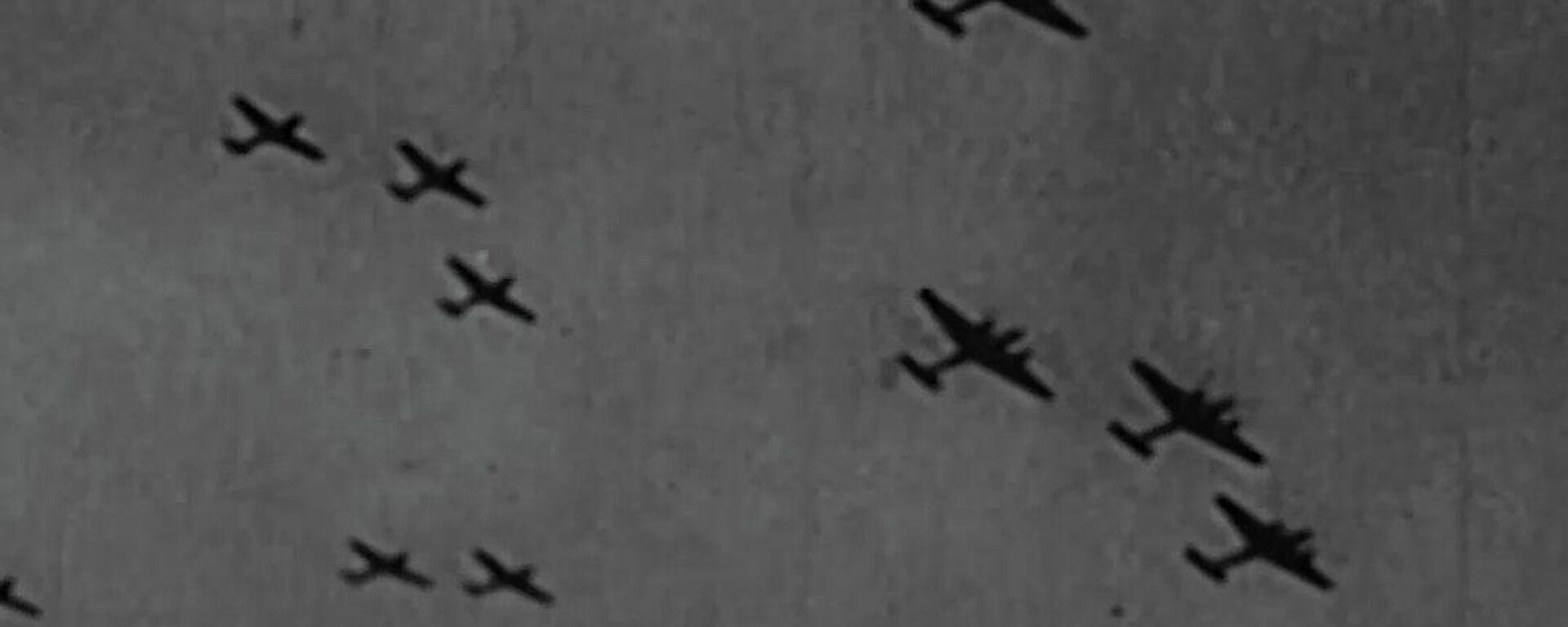 Москва асманын коргоочулар күнү. 84 жыл мурдагы тарыхый видео - Sputnik Кыргызстан, 1920, 22.07.2025