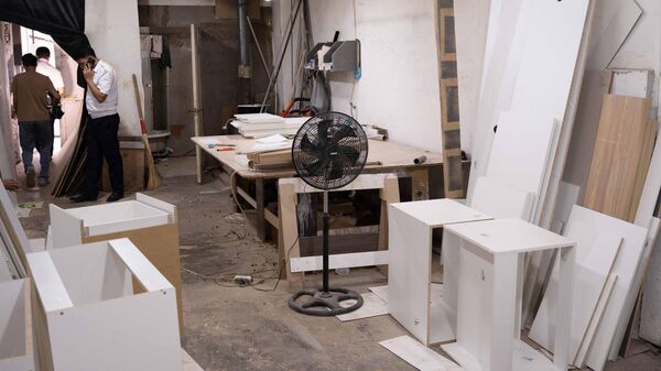 Салыкчылар Бишкекте каттоосу жок эмерек жасаган ишкерлерди аныктады - Sputnik Кыргызстан