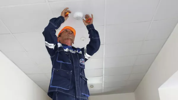 Автоматтык жарыктандыруу башкаруу системасын орнотуу. Архив - Sputnik Кыргызстан