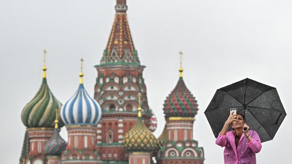 Москва шаарындагы туристтер. Архивдик сүрөт - Sputnik Кыргызстан