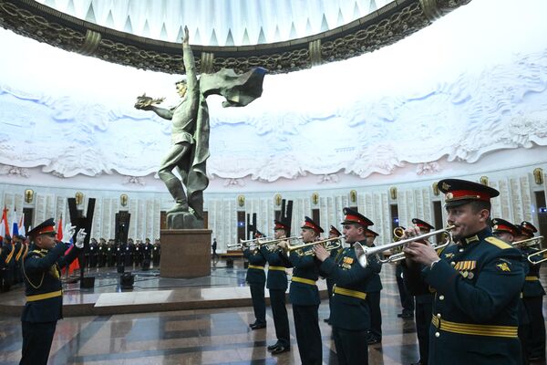 Москвада Улуу Ата Мекендик согуштун борбордук музейинде КМШ өлкөлөрүнүн куралдуу күчтөрүнүн IV Аскердик-спорттук оюндарынын ачылышы болду. - Sputnik Кыргызстан